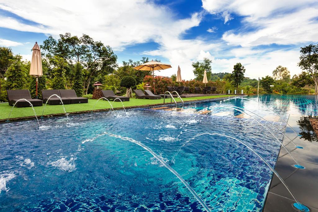 Готель Phukumhom Khao Yai Wangkata Екстер'єр фото